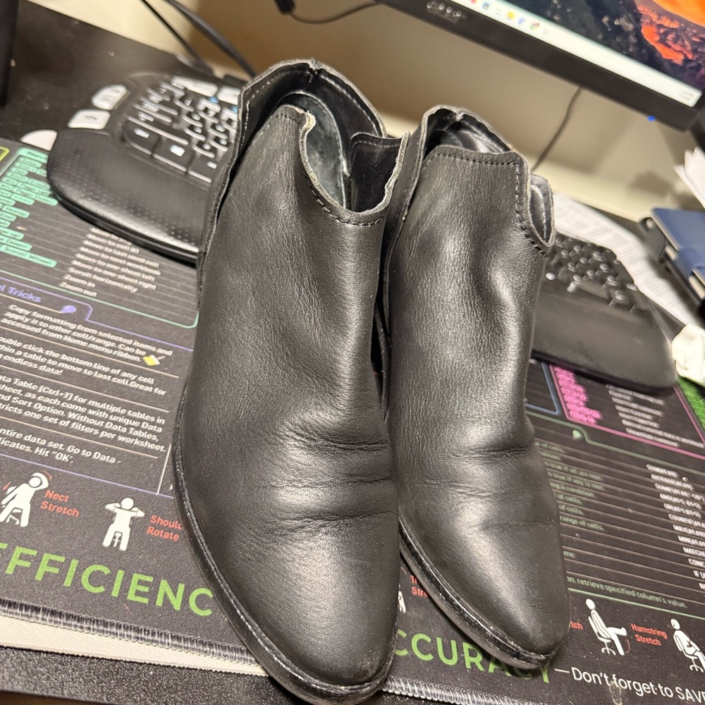 DV by Dolce Vita Black Leather Ankle Booties - Picture 3 of 4